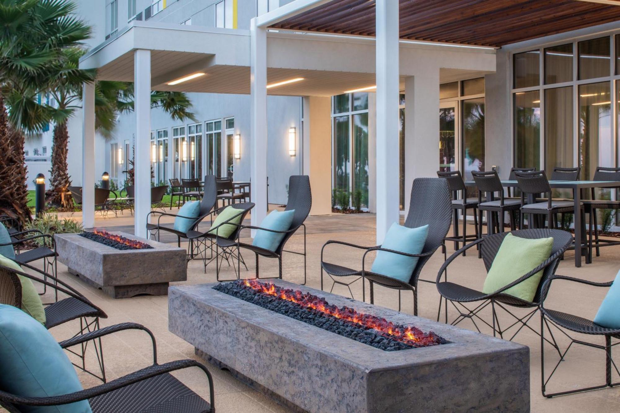 Courtyard By Marriott Titusville Kennedy Space Center Bagian luar foto