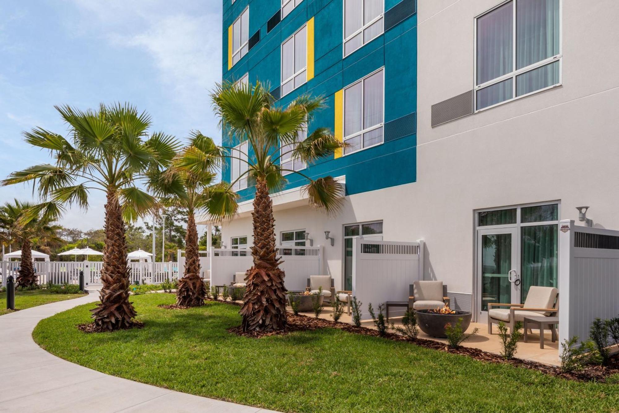 Courtyard By Marriott Titusville Kennedy Space Center Bagian luar foto