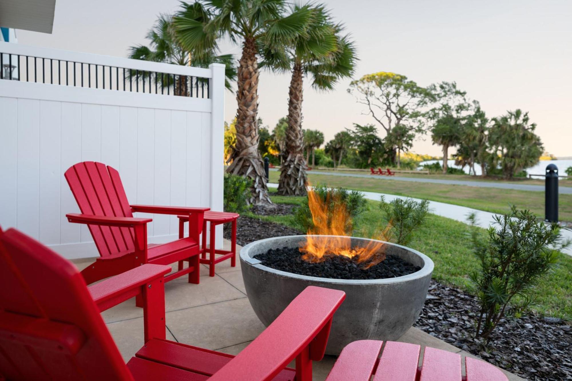 Courtyard By Marriott Titusville Kennedy Space Center Bagian luar foto