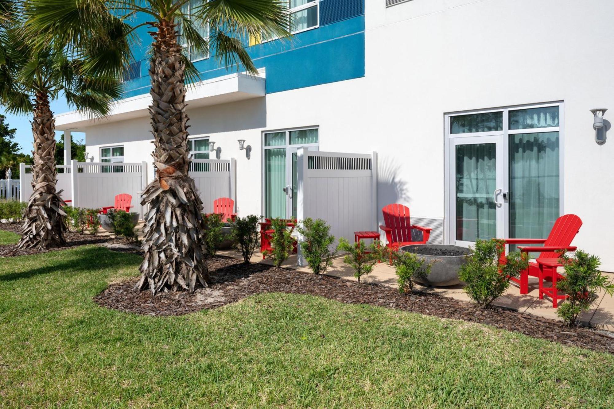 Courtyard By Marriott Titusville Kennedy Space Center Bagian luar foto